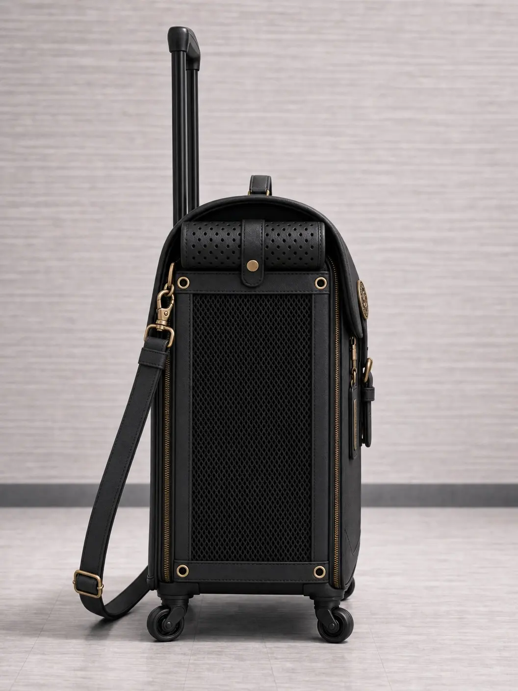 Signature carrier in black, side view with mesh panel